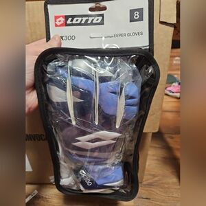 Lotto Adult Soccer Goalkeeper Gloves: NEW IN PACKAGE: UNISEX SIZE 8